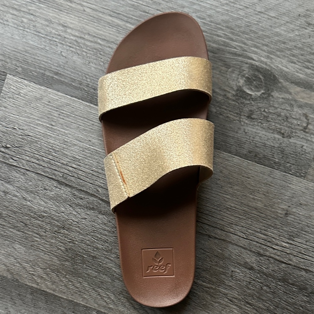 Reef Cushion Vista Slide Sandals in Gold - Picture 3 of 5